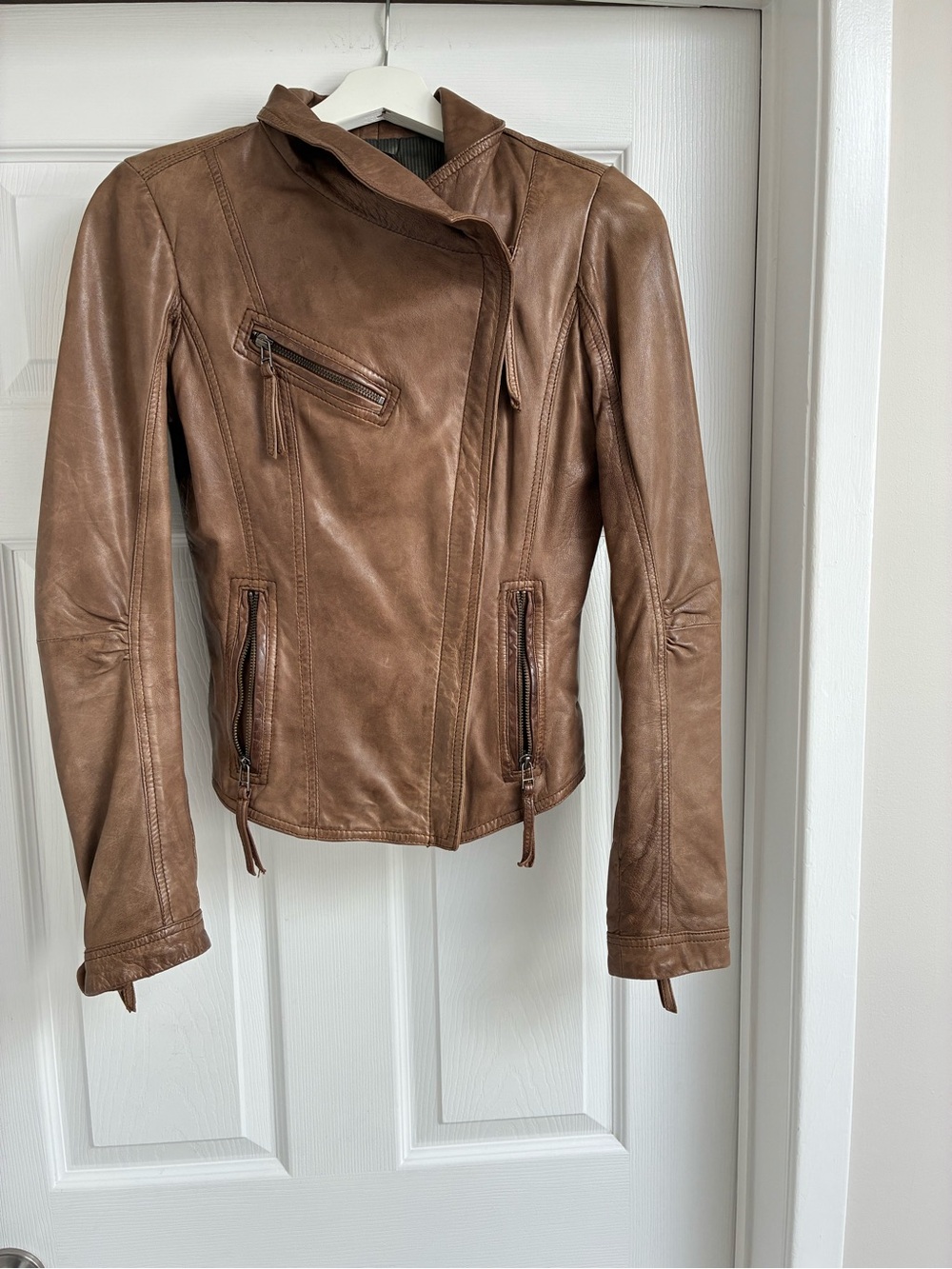Danier Leather Chestnut Brown Moto Jacket
Size 3XS